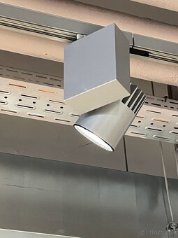 Predávame kompletné profesionálne osvetlenie (600m2)