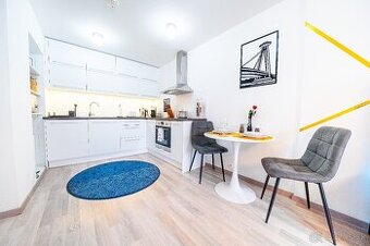 Prenajmem 2.izb byt v CENTRE(Hodžovo námestie) + PARKOVANIE