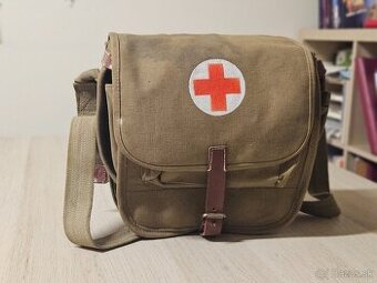 Lekárnička ČSĽA používaná v 50. až 70. rokoch