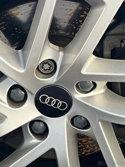 Stredové krytky pukličky kolies AUDI