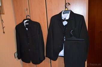 Chlapčenský oblek 35€ a topánky č.33 za 5€.