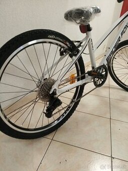 24" Leader Fox spider lady ( pre 7-9r)