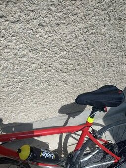 Predám cestný bicykel Giant ,, 320€