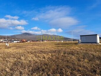 Pozemok 720 m2 v Štitároch