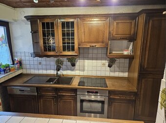 Masívna kuchynská linka z Nemecka so spotrebičmi