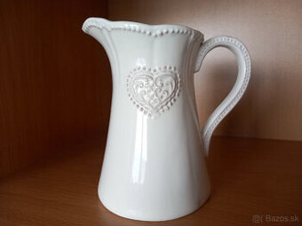 Starší keramický-kameninový džbán so srdiečkom 19x18,5 cm