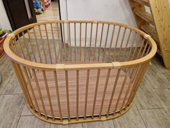 Drevená ohradka ovalna