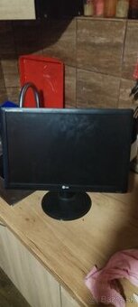 LG flatron W1934S 19palcovy sirokouhly s VGA a nap.kablom