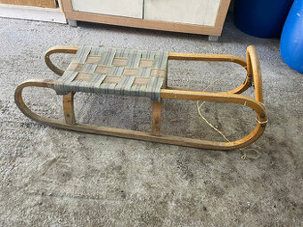 Darujem detské sánky