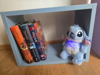 Predám 2 poličky do detskej izby