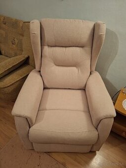 Polohovateľné elektrické kreslo