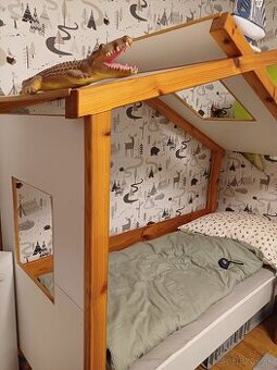 Detská posteľ v tvare domčeka