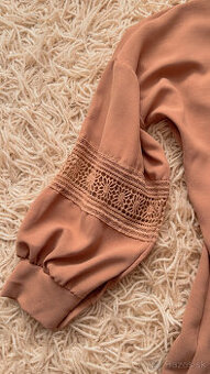 svetlohnedá blúzka