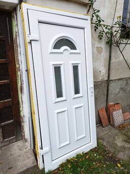Plastové dvere