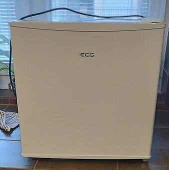 Predám malú chladničku