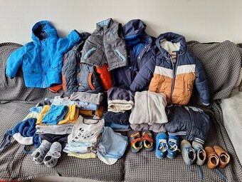 Posuniem 4 velke tašku oblečenia pre chalpca