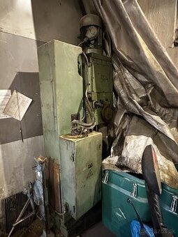 Stojanová vŕtačka / stĺpová vŕtačka RUS 2H125
