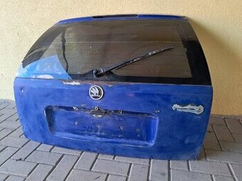 Kufrove dvere octavia1