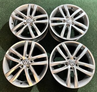 5x112 R17 Originál alu kola VW Touran 2017 - ET52