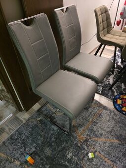 Jedalenske stoličky