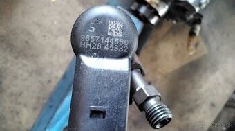 TRYSKY 9657144580 MOTOR 2.0 HDI VSTREKOVACIE ČERPADLO CITROE