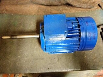 Predam 2.2kw elektromotor trojfazový.