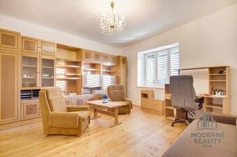 Rodinný dom s garážou na ul. Pod kopcom, Nové Zámky, 649m2