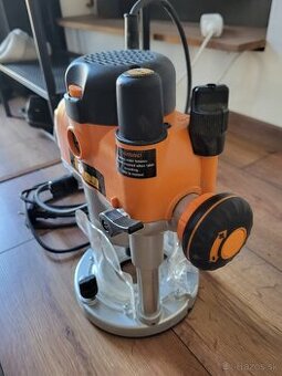 Predám frézu Triton tra 001 s príslešenstvom na zarovnávanie