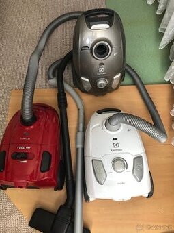 Predám 2 funkčné výborné sáčkove vysávače 650 W a 1900 W