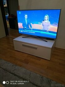TV stolík/komoda - biela