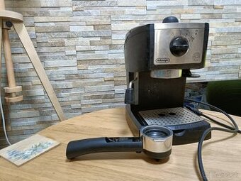 DeLonghi EC156 B kávovar