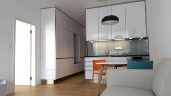 Nový moderný byt s veľkou loggiou a parkovaním. Sliačska ul.