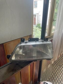Predám ľavý predný svetlomet Valeo - Peugeot 405