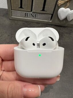 Apple AirPods 4