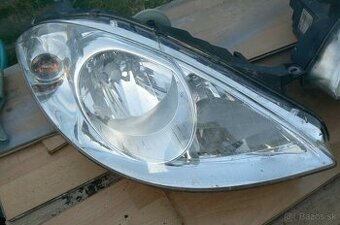 Mercedes w169 svetla predne