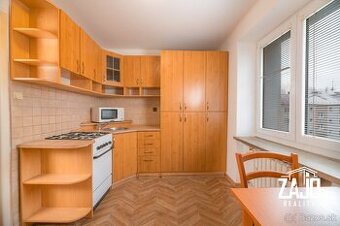 NA PREDAJ I 1-izbový čiastočne rekonštr. byt, Hurbanova ul.