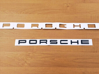 nápis PORSCHE čierny