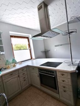 Elegantná kuchynská linka z Nemecka so spotrebičmi