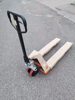 Predám nový paletový vozík nosnosť 2500 kg.