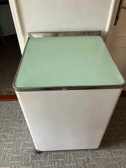 Starožitná chladnička CALEX