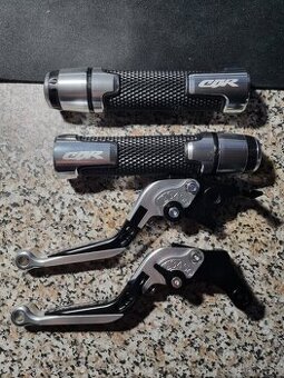 Páčky a gripy na motorku