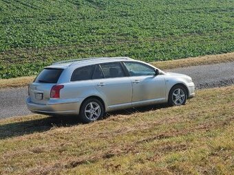 Toyota avensis t25 2.2 d-cat 130kw