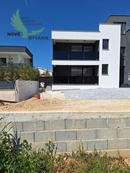Top ponuka na predaj novostavba apartmánu blízko pláže Jadro