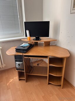 Predam nábytok vhodný do študentskej alebo detskej izby.