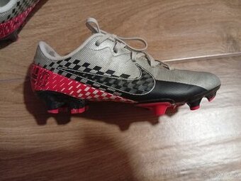 Predám kopačky Nike veľkosť 31
