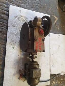 Predam elektromotor s prevodovkou