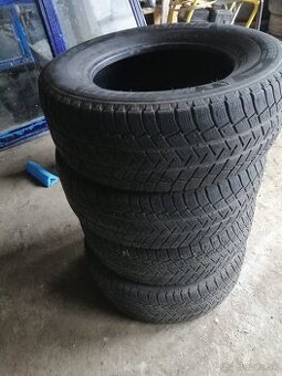 Predám 4 ks pneu MICHELIN 265/65 R17 M+S