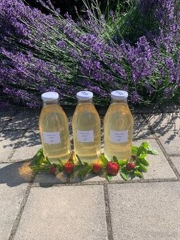 Domáci mätový a jahodový sirup
