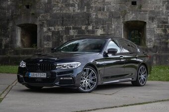 BMW Rad 5 540i xDrive A/T.
