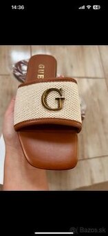 Guess slapky